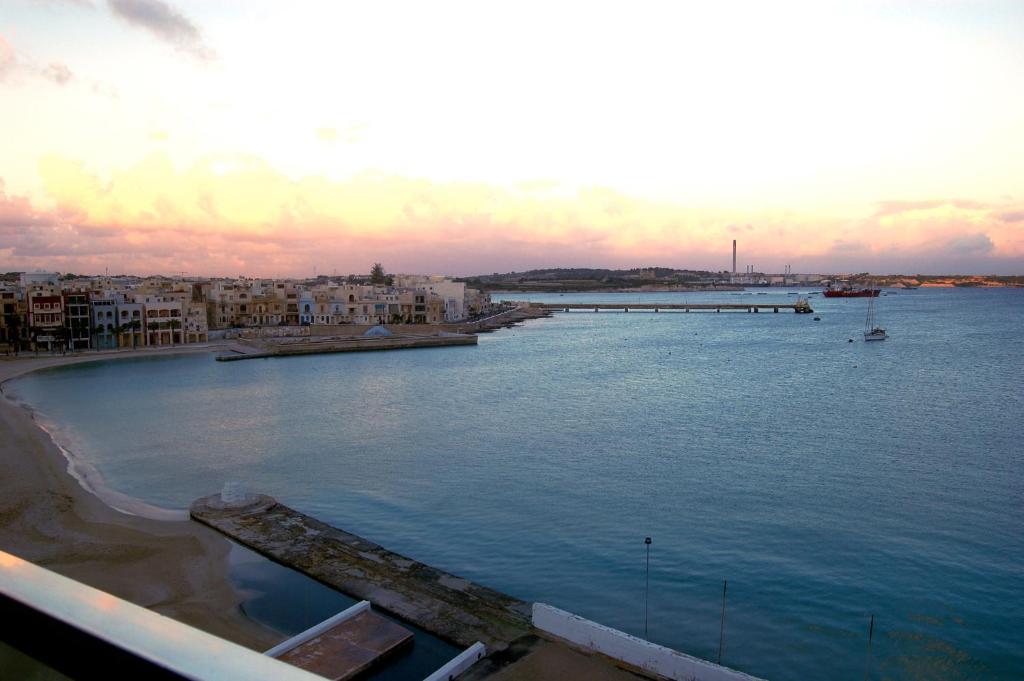 Water'S Edge Hotel Birzebbuga Room photo