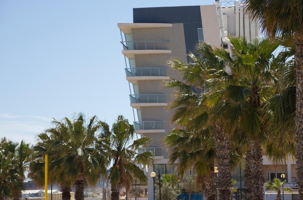Water'S Edge Hotel Birzebbuga Exterior photo