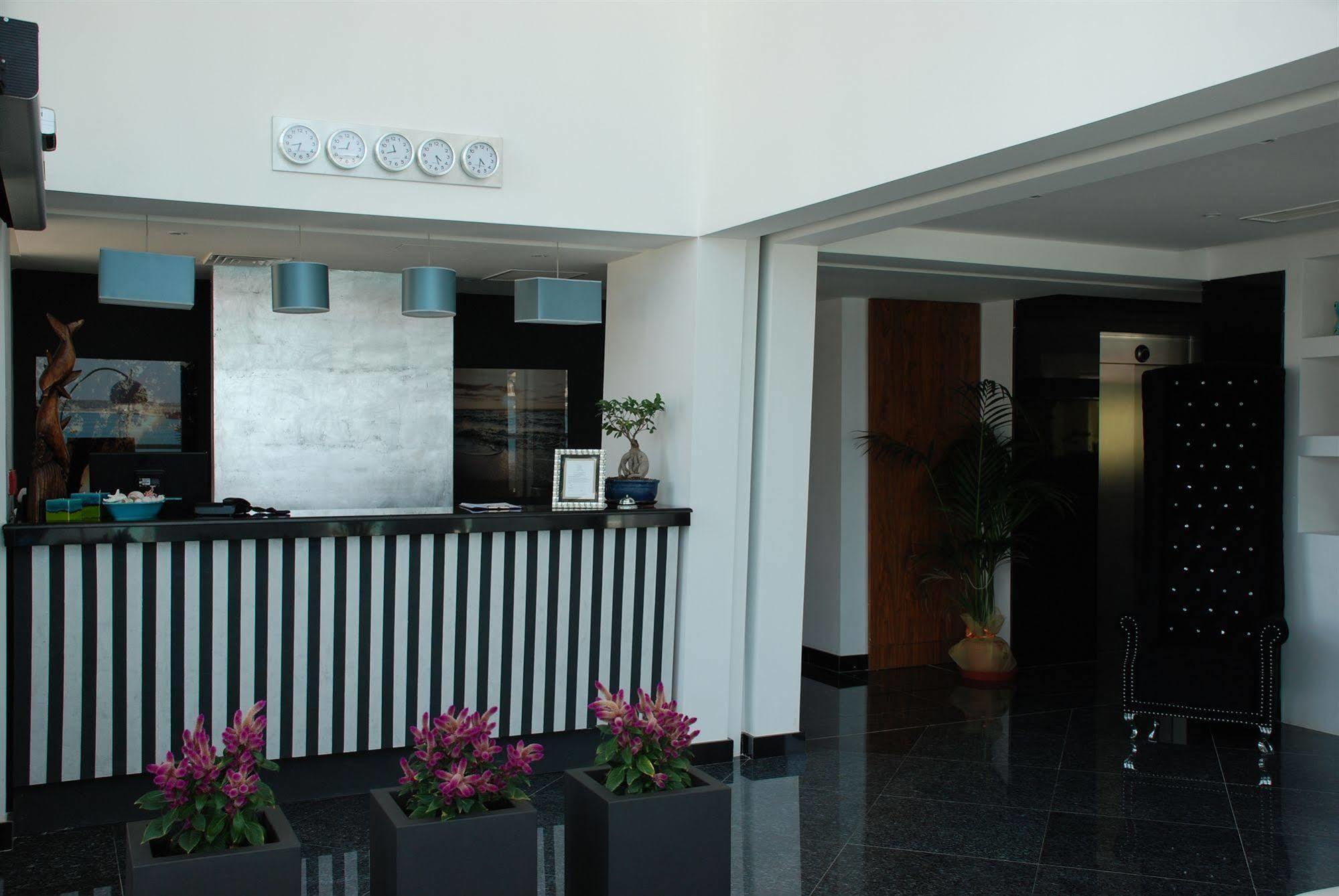 Water'S Edge Hotel Birzebbuga Exterior photo